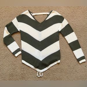 Derek Heart Plus V Neck Sweater, Deep V And Drawstring Detail On Back, Size 1X